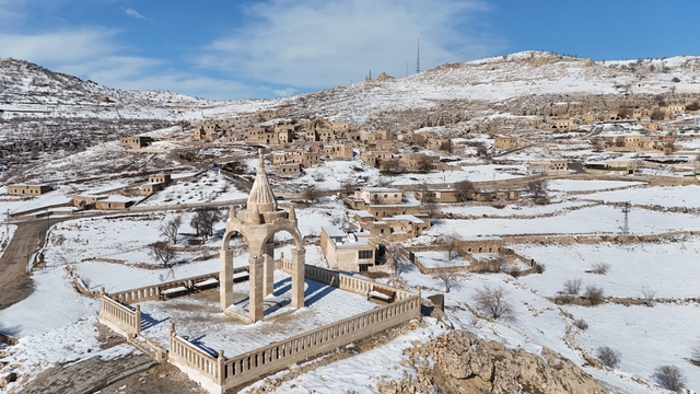 Gabar Dağı eteklerindeki Mağara köyü yeniden canlanıyor