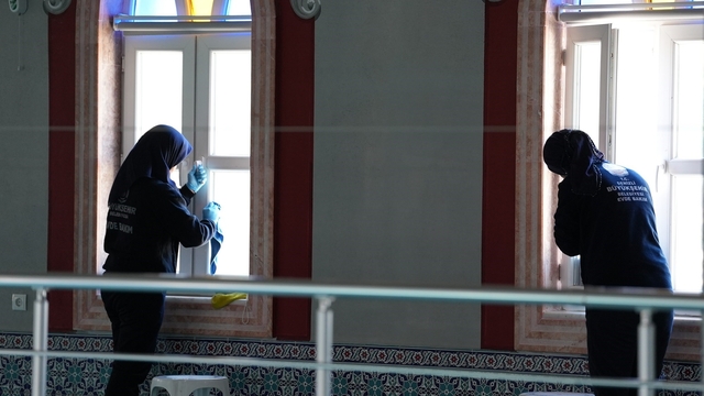 Denizli Büyükşehir Belediyesi Ramazan ayı öncesi camilerde temizlik seferberliği başlattı