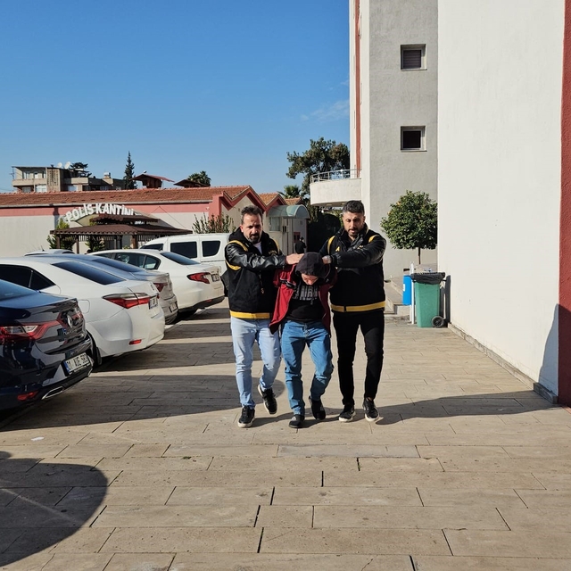 Karısını göğsünden bıçaklayarak öldüren zanlı: "Keşke böyle olmasaydı"