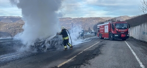 Ordu'da yanan otomobilden geriye demir yığını kaldı