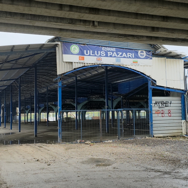 Kapanan Ulus Pazarı'nın elektrik tesisatı söküldü: Edirne Belediyesi 22 yıl...