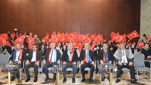 Konya'da "Uluslararası Gençlik Diplomasisi Konferansı" düzenlendi