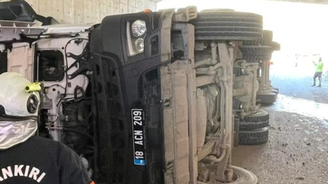 Çankırı'da devrilen tırdaki 4 kişi yaralandı