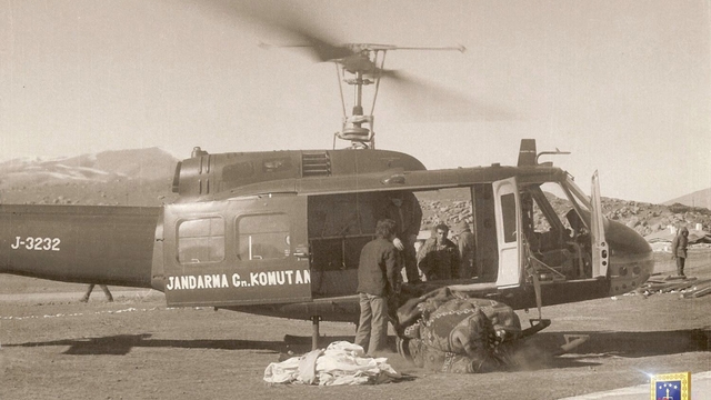 Çaldıran depreminin 50'nci yılında jandarmadan tarihi helikopter paylaşımı