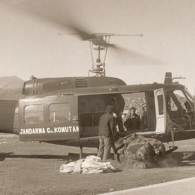 Çaldıran depreminin 50'nci yılında jandarmadan tarihi helikopter paylaşımı