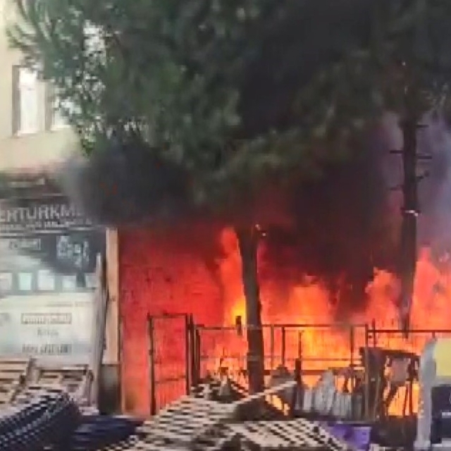 Ordu'da iş yeri deposunda yangın