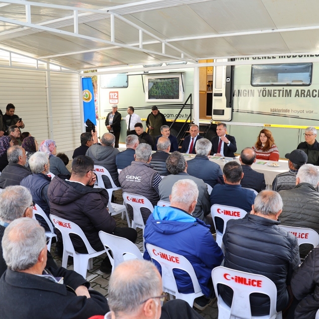 Orman yangınlarına karşı köylerde seferberlik
Vatandaşlar yangınlara karşı...