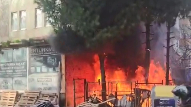 Ordu'da iş yeri deposunda yangın