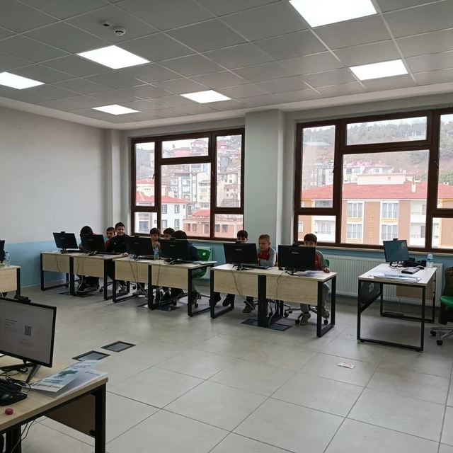 Sinop'ta yapay zekâ temelli eğitim programı