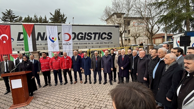 Kocaeli'den Gazze'ye 2 yardım tırı dualarla yola çıktı