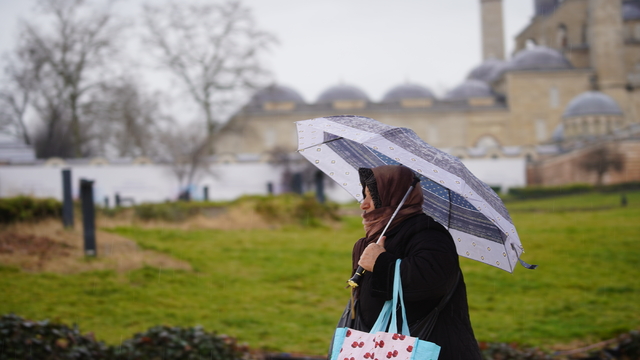 Edirne ve Kırklareli'nde sağanak zaman zaman etkisini artırıyor