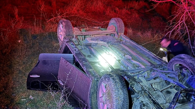 Bucak'ta otomobil takla attı: 2 yaralı