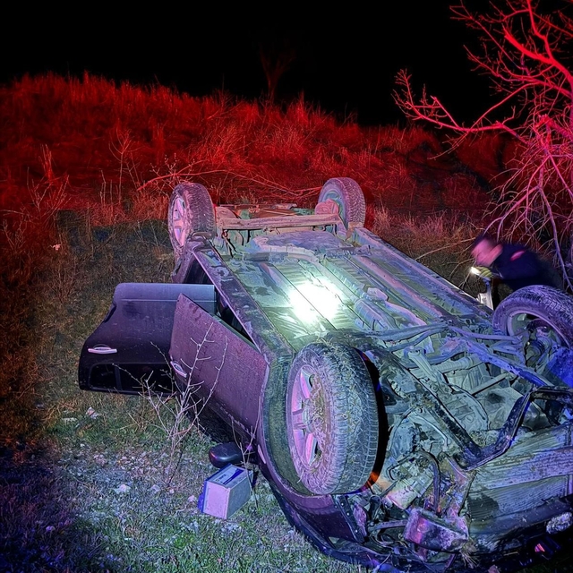 Bucak'ta otomobil takla attı: 2 yaralı