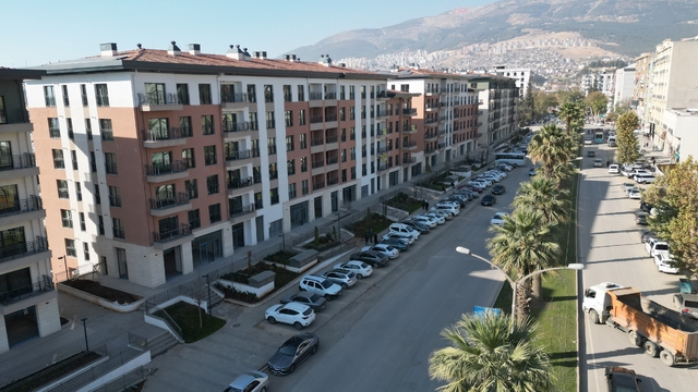 Kahramanmaraş'ta depremin 3. yılı: Vatandaşlar 6 Şubat'ı anlattı
"Hayat devam ediyor"
"Psikolojik açıdan hala kendimize tam olarak gelemedik"
"Kimse bu dünyadan bir şey götürmedi, götüremeyecek"