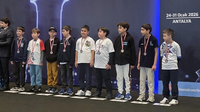 Büyükşehir Satranç Takımı'ndan Türkiye şampiyonluğu