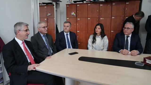 Çubuk Kaymakamı Bakır okul ziyareti gerçekleştirdi