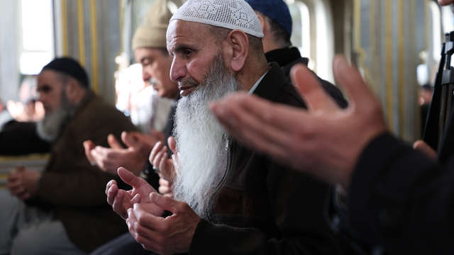 Elazığ'da depremde hayatını kaybedenler dualarla anıldı