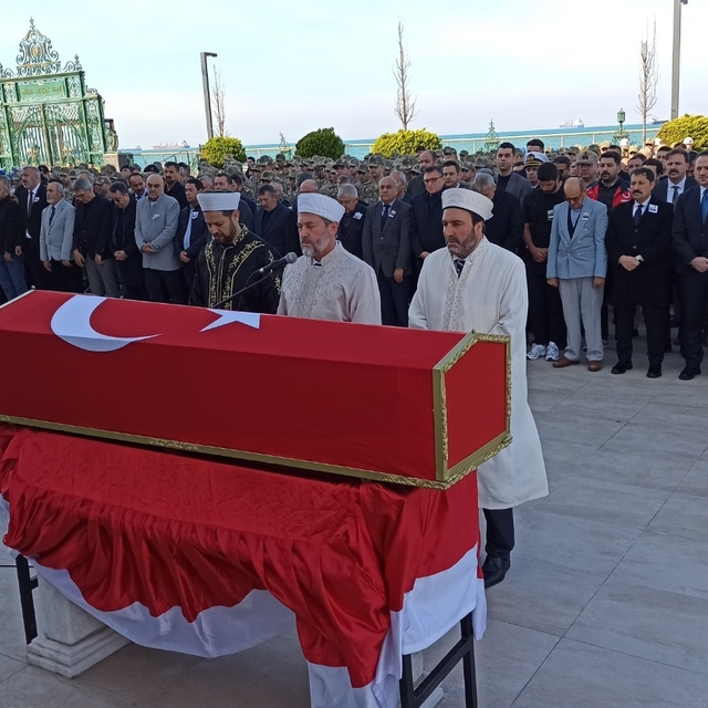 Şehit astsubay Okur, memleketinde toprağa verildi