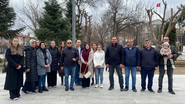 Tuvaletlerde kamera soruşturmasında görevden alınan okul müdürü için valiyi ziyaret ettiler