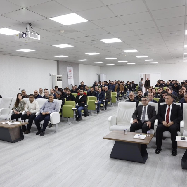 Diyarbakır'da bitki koruma ürünleri hakkında bilgilendirme toplantısı düzen...