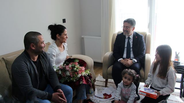 Bakan Yumaklı: Deprem bölgesinin yeniden kalkınması için çalışmaya devam ediyoruz (3)