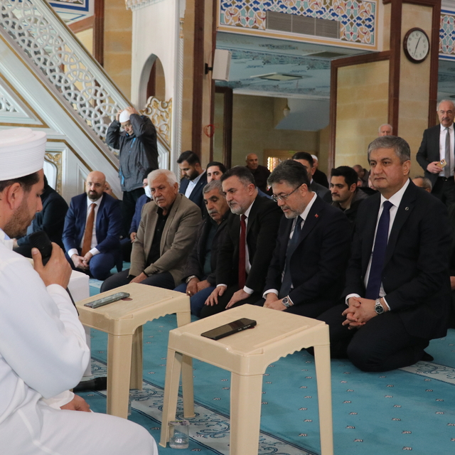 Tarım ve Orman Bakanı Yumaklı, Adana'da ziyaretlerde bulundu