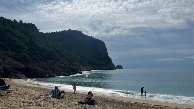 Yurt genelinde kar, Alanya'da yazdan kalma günler