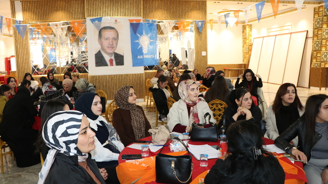 Hakkari'de "Köklerden Geleceğe Teşkilat Çalıştayı" düzenlendi
