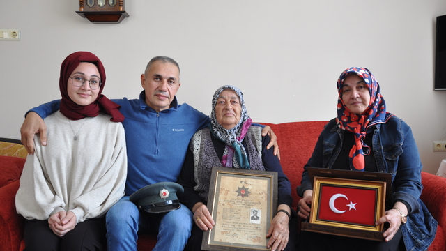 Mersin'de ölen emekli polisin ailesi, Bakan Yerlikaya'nın taziye mesajıyla duygulandı