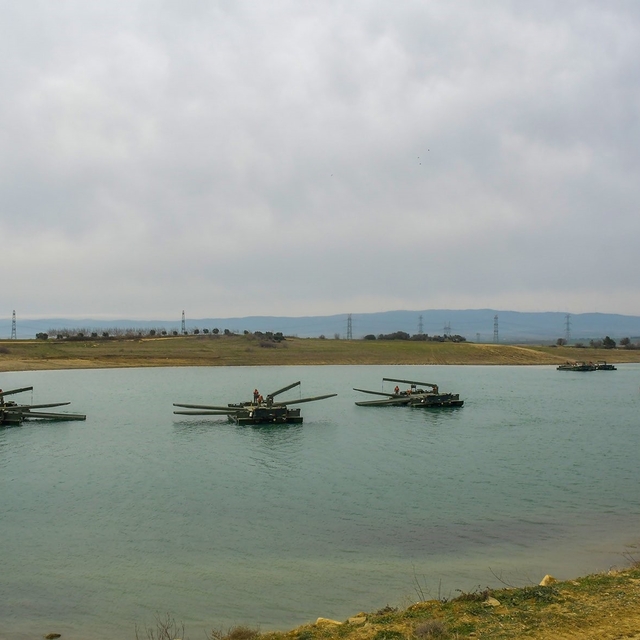 Kırklareli'nde "durgun sulardan geçiş eğitimi" başarıyla tamamlandı