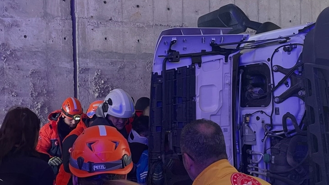 Çankırı'da devrilen tırdaki 4 kişi yaralandı