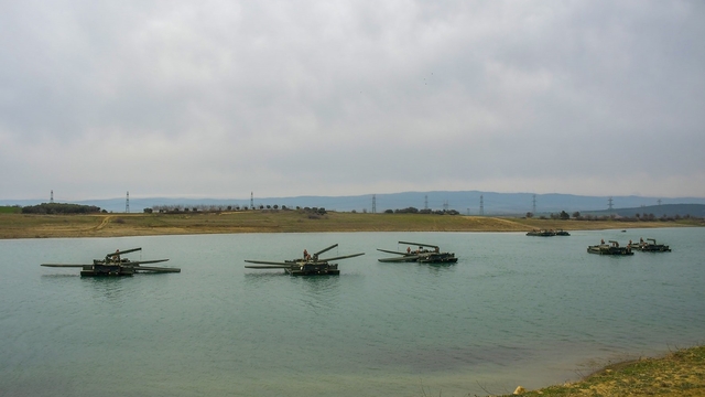 Kırklareli'nde "durgun sulardan geçiş eğitimi" başarıyla tamamlandı