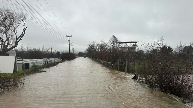 Çanakkale'de sağanak hayatı olumsuz etkiledi
