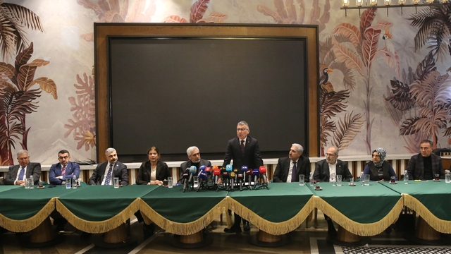 AK Parti Grup Başkanı Abdullah Güler, Diyarbakır'da basın mensuplarıyla bir araya geldi: