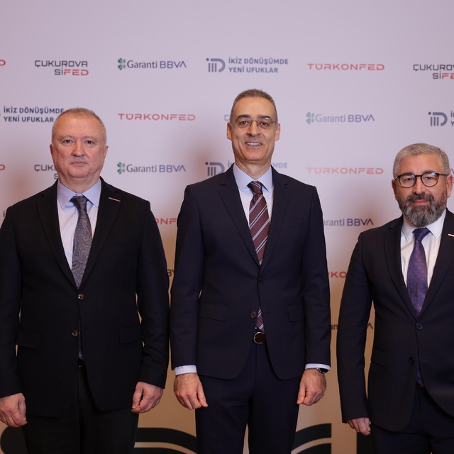 Adana'daki KOBİ'lere "ikiz dönüşüm" anlatıldı