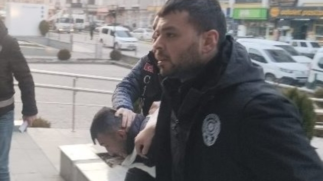 Komşusunu öldürüp 6 parçaya ayıran şüpheli adliyede (2)