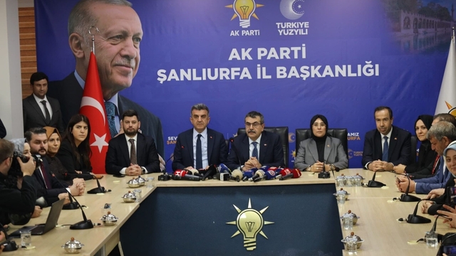 Bakan Tekin: "Depremden etkilenen 11 ilimizin tamamında devam eden yatırımlarımızla yüzde 15 daha fazla dersliğimiz olacak"
"Biz muhalefet gibi belediye bütçelerini tüyü bitmemiş yetimlerin hakkını, asrın hırsızlıklarıyla harcamak durumunda olan belediyeler gibi davranmadık"