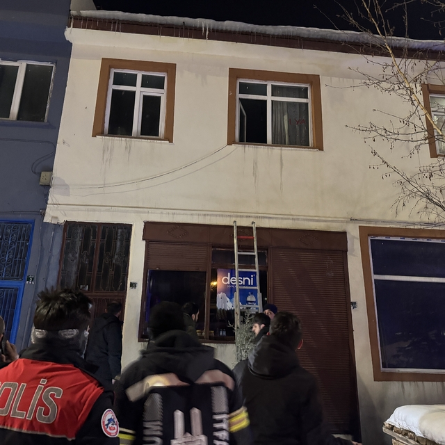Erzurum'da evde zorla tutulduğunu öne süren kadını polis kurtardı