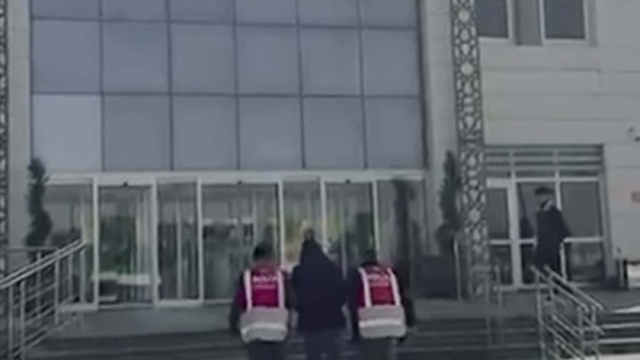 Çanakkale'de 16 kaçak göçmen yakalandı, 1 organizatör tutuklandı