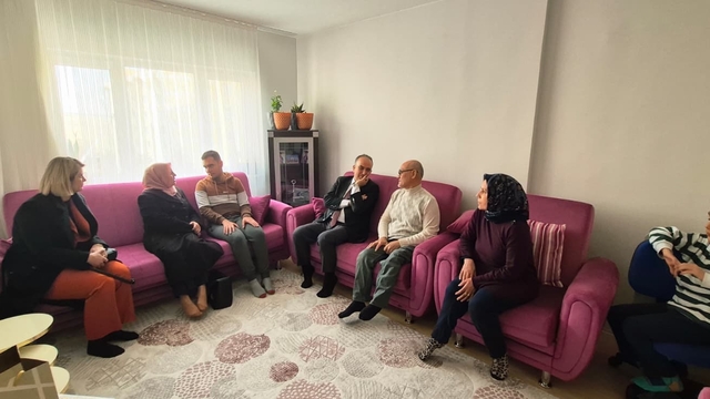 Konya Aile ve Sosyal Hizmetler ​İl Müdürü Topal'dan depremzede ailelere ziyaret