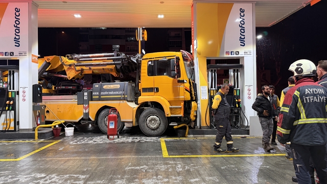 Aydın'da vincin akaryakıt pompasına çarpması sonucu hasar oluştu