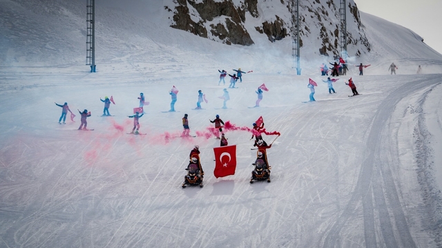 Avrupa Kış Sporları Haftası etkinlikleri Hakkâri'de düzenlendi