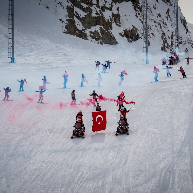 Avrupa Kış Sporları Haftası etkinlikleri Hakkâri'de düzenlendi