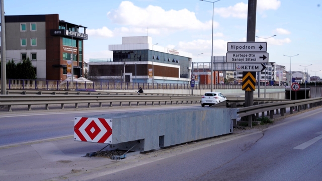 D-100'deki riskli kavşaklara "çarpışma yastığı" önlemi