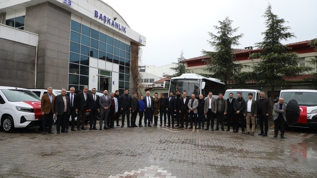 Edremit Belediyesi 8 yeni aracı hizmete sundu
Edremit Belediyesi araç parkını güçlendirmeyi sürdürüyor