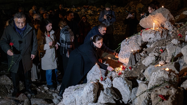 Kahramanmaraş depremlerinin 3. yıl dönümünde hayatını kaybedenler saat 04.17'de anıldı