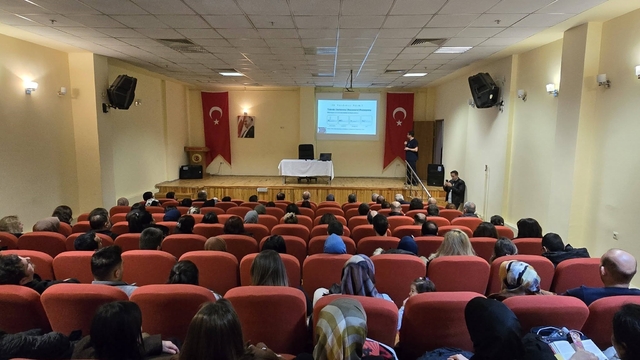 Emirdağ'da görev yapan öğretmenlere 'Temel İlk Yardım Eğitimi' düzenlendi