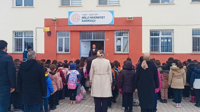 Yeşilyurt'ta, Kahramanmaraş merkezli depremlerde hayatını kaybedenler anıldı