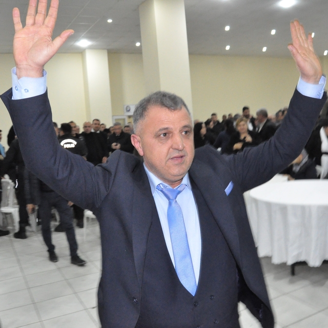 Salihlili manavlar Osman Göl'e emanet