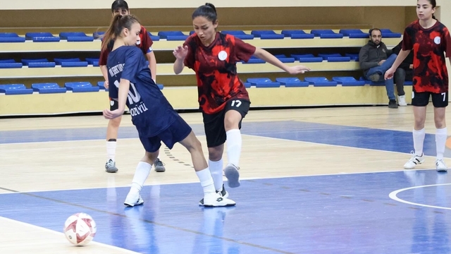 Bilecik'te Genç Kız Futsal Müsabakaları devam ediyor